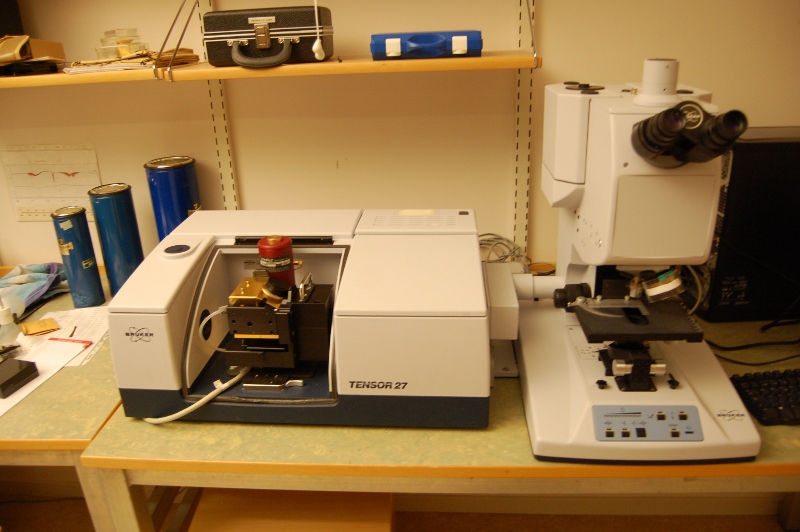 Picture of FT-IR microscope