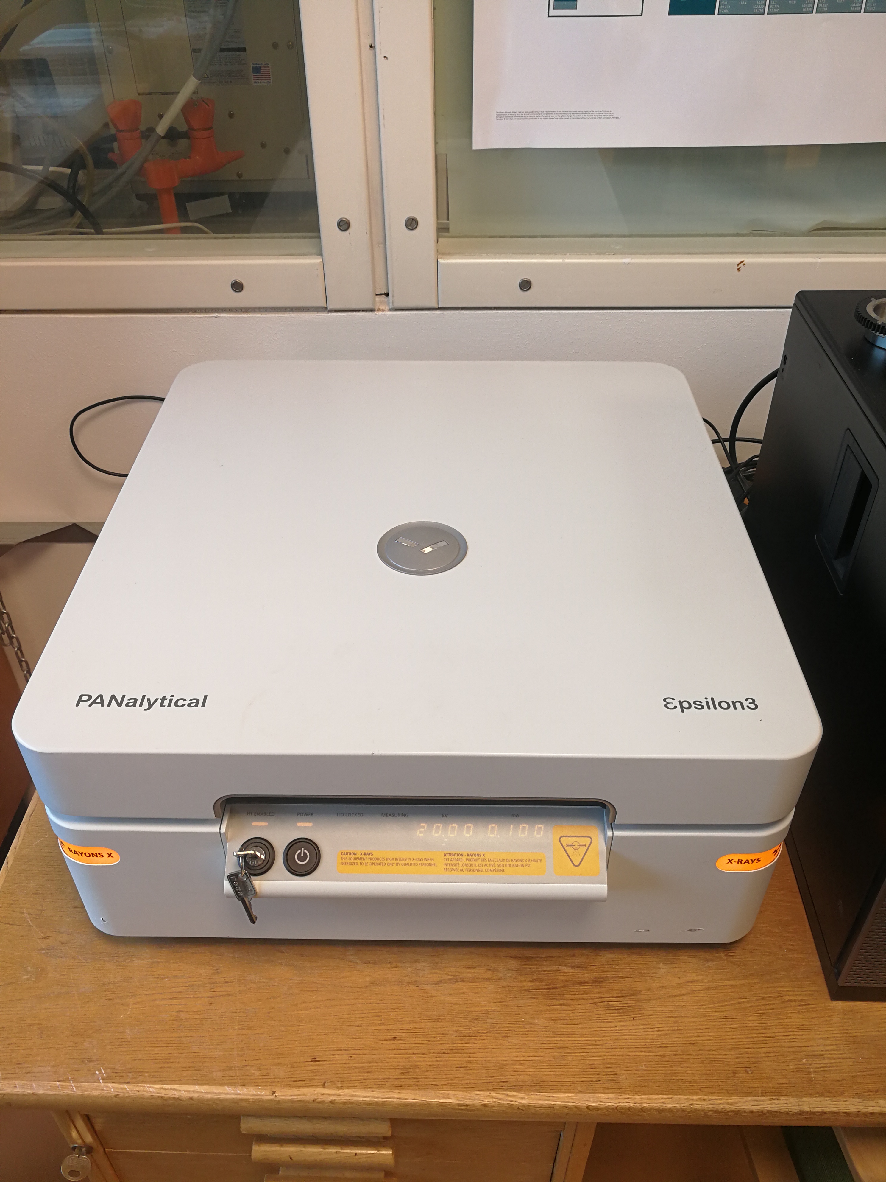 Picture of X-ray fluorescence spectrometer (benchtop)