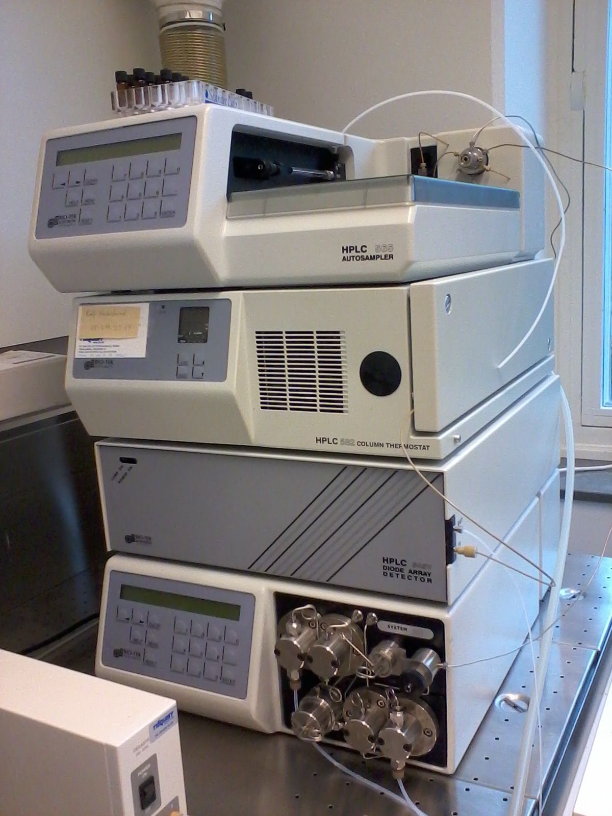 Picture of HPLC with autosampler