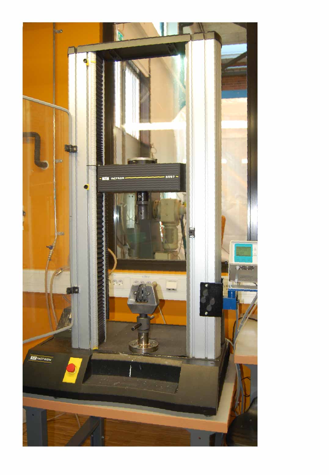 Picture of Instron Universal Test Machine 30 kN 