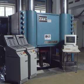 Picture of 10 MN Materials testing machine