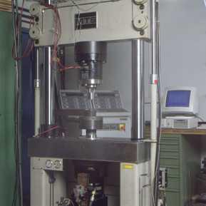 Picture of 160 kN-1100 Nm Materials testing machine