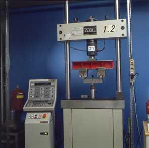 Picture of 100 kN Materials testing machine